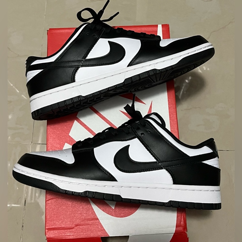 Nike panda dunk low Men Size 9